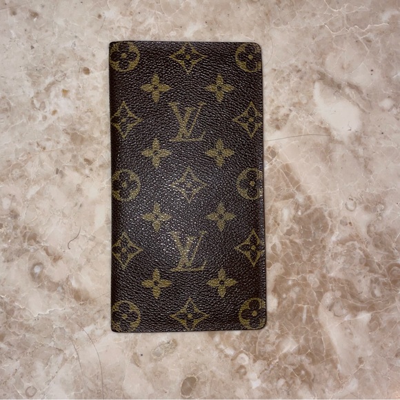 Louis Vuitton Wallet - Picture 2 of 15